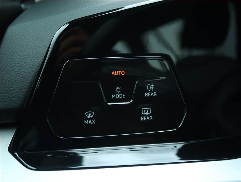Volkswagen Golf (2021) Life 1.5 TSI, ČR,1.maj - fotka 15 z 21