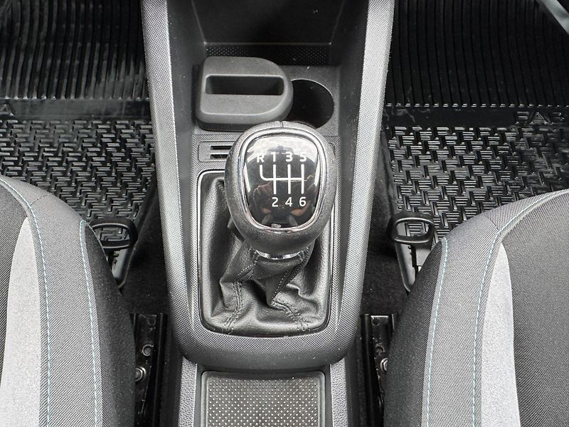 Škoda Fabia (2016) 1.2TSi 81kW Navi Digi Klima - fotka 9 z 50