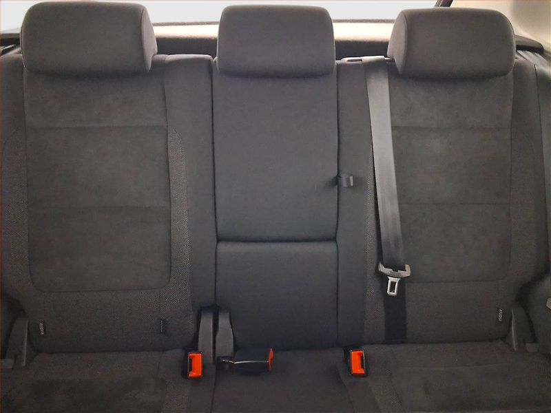 Volkswagen Tiguan (2014) 2.0 TDI, 4X4, Serv.kniha - fotka 10 z 22