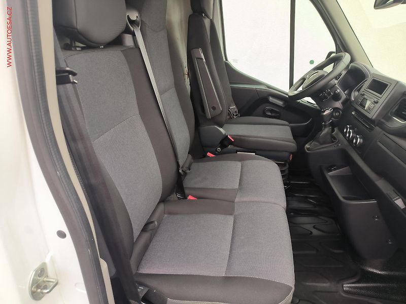 Renault Master (2020) 2.3dCi L2H2, 110kW, AC - fotka 24 z 25