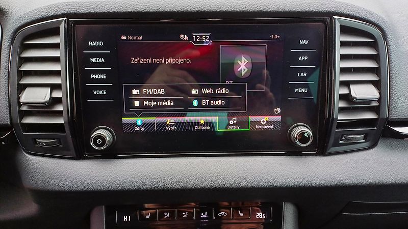 Škoda Karoq 2.0 TDI 110kW DSG 4x4 WEBASTO - fotka 40 z 50