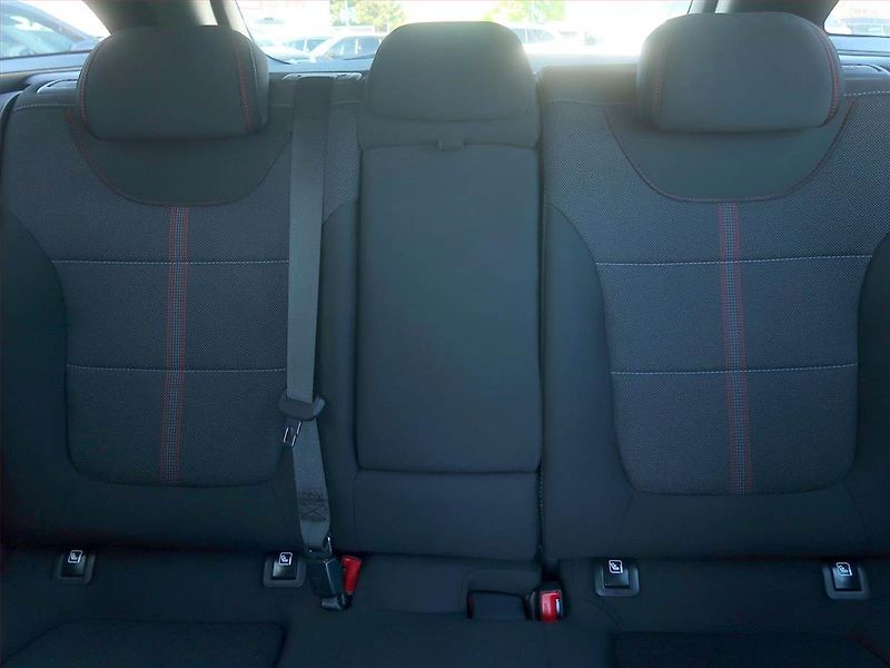 Hyundai i30 (2024) N-Line 1.5 T-GDI MHEV - fotka 10 z 19
