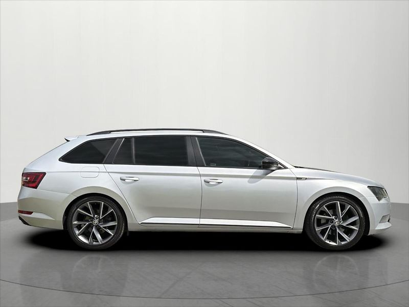 Škoda Superb 2,0 TDI SPORTLINE DSG ČR DPH - fotka 8 z 26