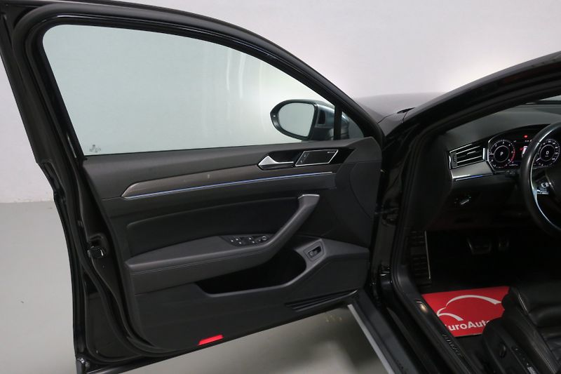 Volkswagen Passat Variant (2017) 2.0 TDI 176kW 4M. DSG Alltrack - fotka 8 z 50