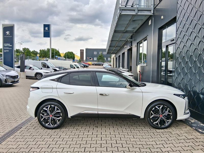 DS Automobiles DS4 PERFORM. LINE+ 1.2 PT 96 kW - fotka 9 z 32