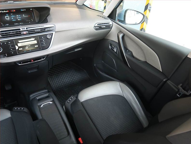 Citroën C4 Picasso (2014) 1.6 HDi, Automat, 7 míst - fotka 8 z 23