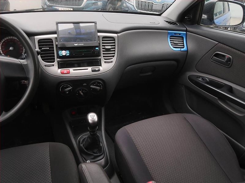 Kia Rio (2010) 1.4 16V, po STK, jezdí skvěle - fotka 8 z 14