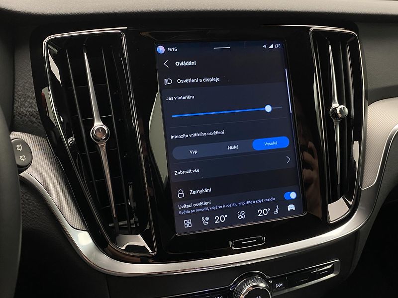 Volvo V60 CC B5 AWD PLUS AUT REZERVACE - fotka 51 z 59