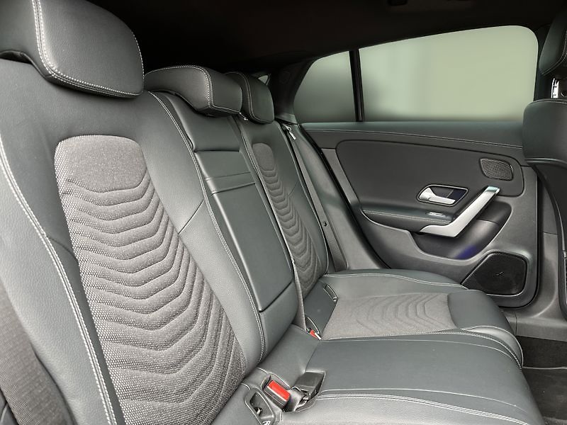 Mercedes-Benz CLA Třída 200d Shooting Brake Prog - fotka 20 z 21