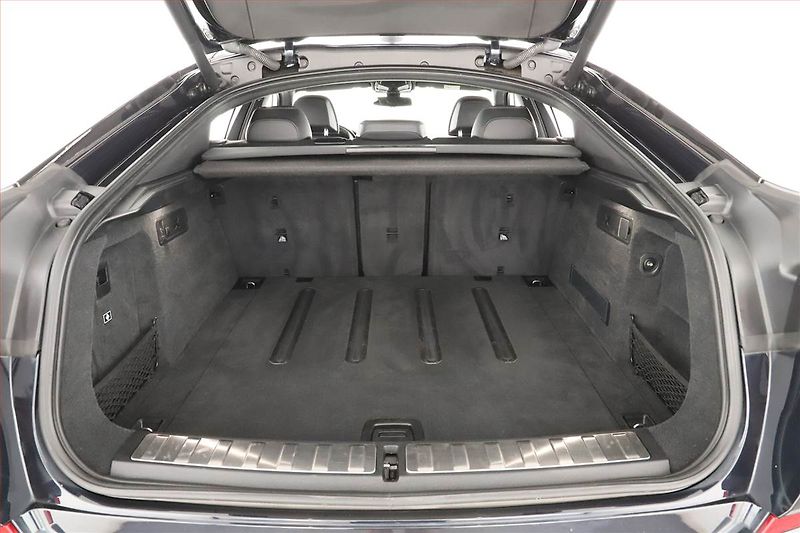 BMW X6 (2022) xDrive40i - fotka 19 z 20