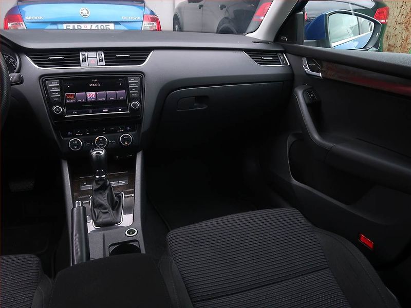 Škoda Octavia (2014) Style Plus 1.6 TDI, Automat - fotka 8 z 16