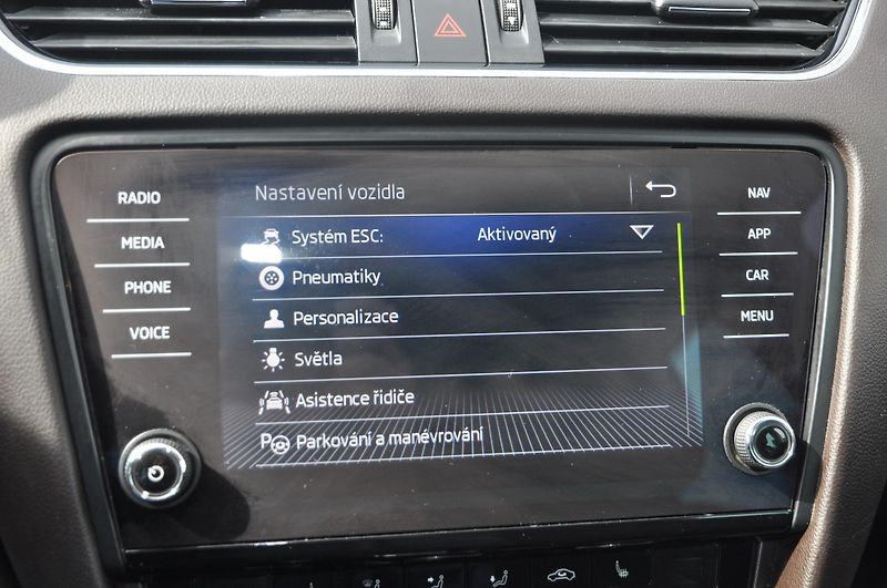 Škoda Octavia III 2.0TSi 140kW 4x4 A/T L+K - fotka 17 z 24
