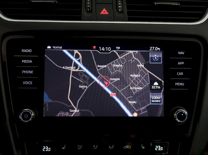 Škoda Octavia (2019) LAURIN&KLEMENT 2.0TDI 110KW DS - fotka 29 z 48