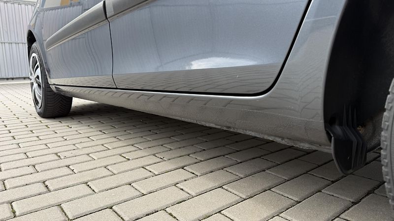 Škoda Fabia (2010) 1.4 16V*63kW*AMBIENTE*PĚKNÁ* - fotka 7 z 21