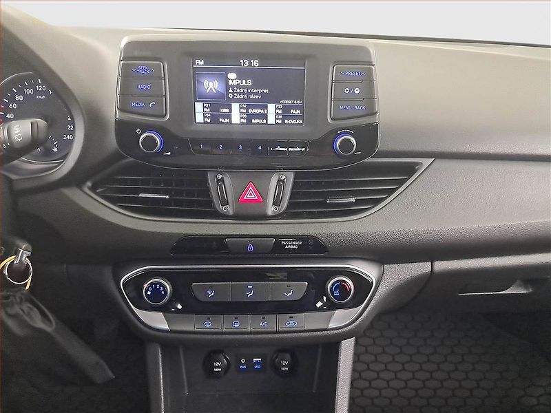 Hyundai i30 (2018) 1.0 T-GDI, Serv.kniha - fotka 12 z 19
