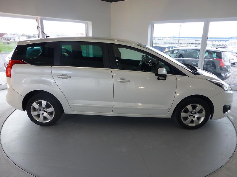 Peugeot 5008 (2014) 1,6HDI*NAVIGACE.*PARKS**NEW - fotka 4 z 24