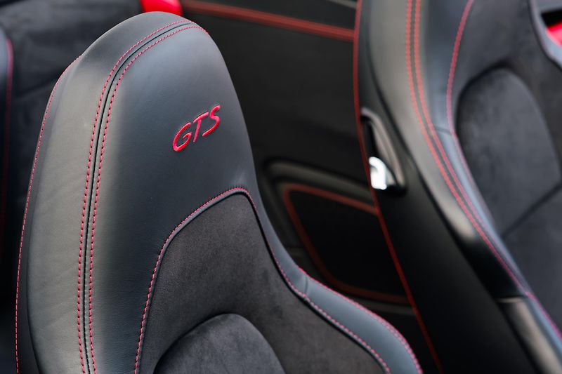 Porsche 911 Carrera 4 GTS Lift 331kWCabrio - fotka 31 z 52