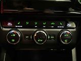 Škoda Octavia (2014) 1.4 TSi, AC, temp. - náhled 18
