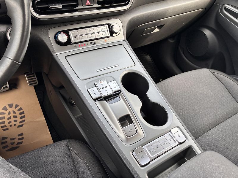 Hyundai Kona 65kWh-150KW POWER REZERVACE - fotka 31 z 45