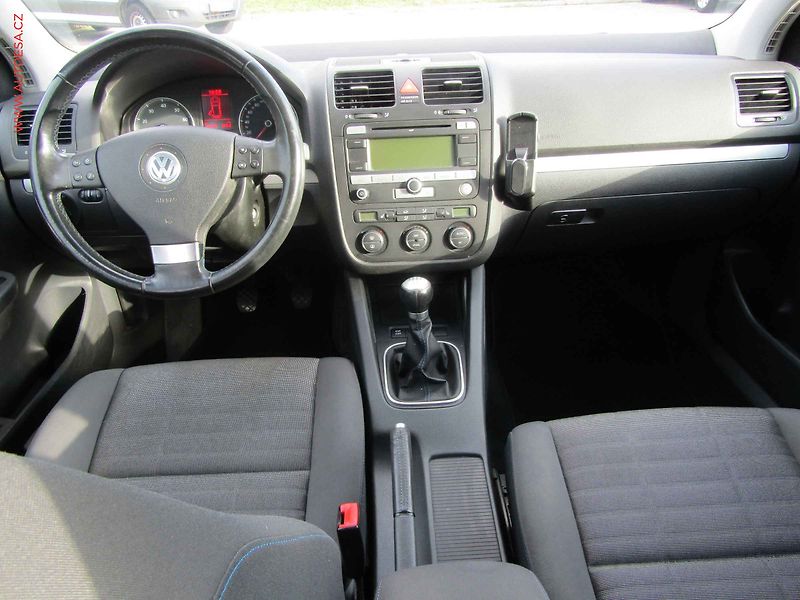 Volkswagen Golf (2007) 1.6i, 1.maj, Xenon, AC - fotka 8 z 14