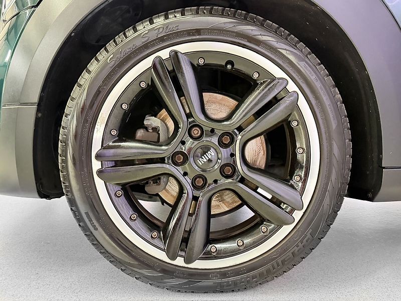 Mini Cooper 2.0 SD ALL4, NAVIGACE, HARMAN& - fotka 8 z 18