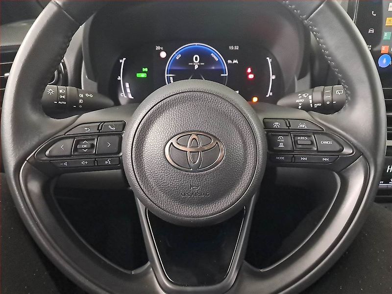Toyota Yaris Cross (2024) 1.5 VVT-iE E-Four - fotka 16 z 17