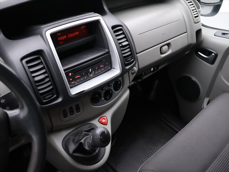 Opel Vivaro 2,0 CDTi CZ Klima Tažné 2.Maj - fotka 14 z 25