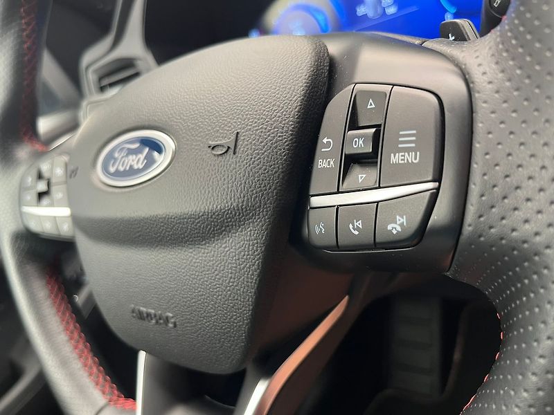 Ford Kuga 2,0 EB ST-Line 140kW AWD - fotka 23 z 55