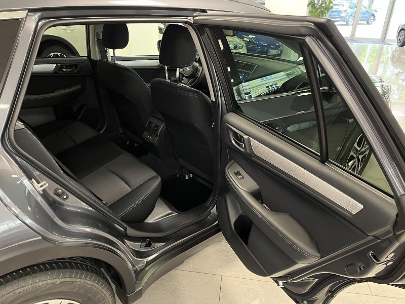 Subaru Outback 2.5i Comfort ES Lineartronic - fotka 11 z 43