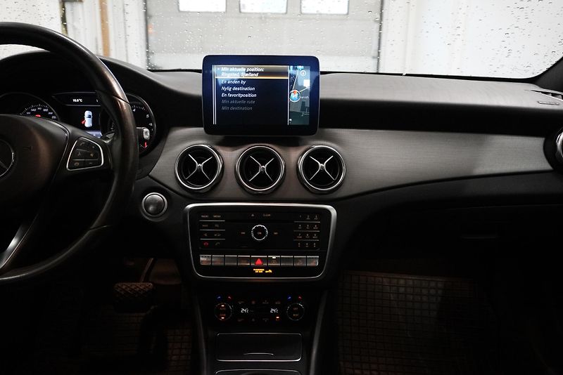 Mercedes-Benz GLA GLA220D 4MATIC AMG-LINE AUT. - fotka 22 z 28