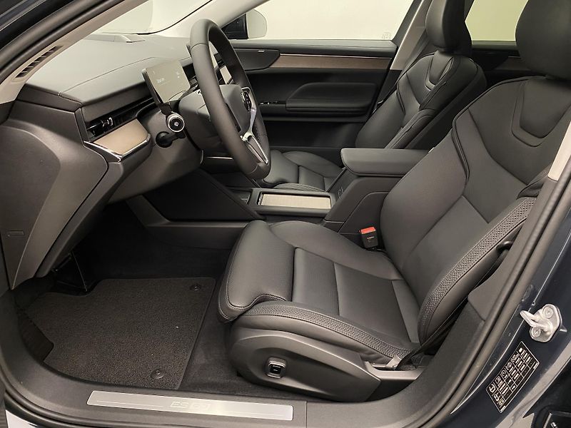 Volvo ES90 (2026) PURE ELECTRIC EXT.SINGLE ULTRA - fotka 3 z 75