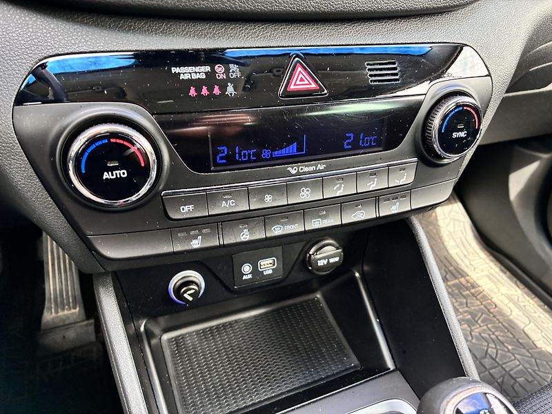 Hyundai Tucson 4x4, STYLE,TAŽNÉ,1.MAJITEL - fotka 19 z 26