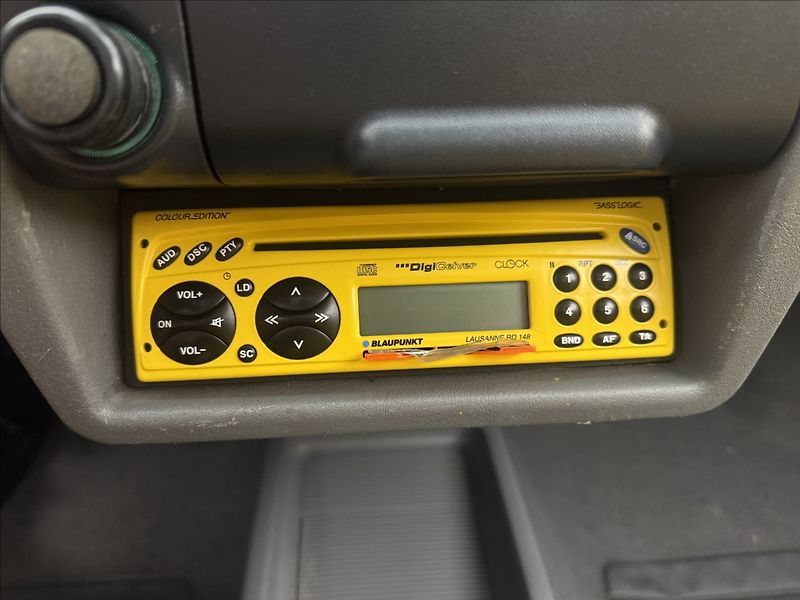 Škoda Felicia 1,6 FUN PO KOMPLETNÍ RENOVACI - fotka 10 z 33