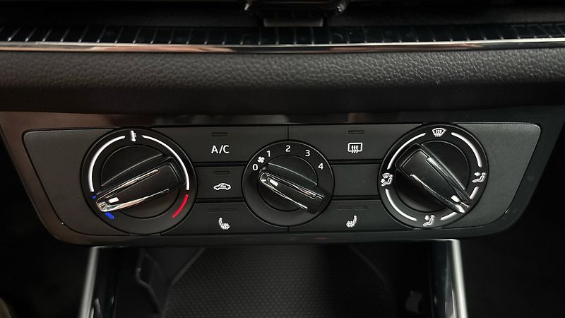 Škoda Fabia 1.0 TSI Style - fotka 13 z 22