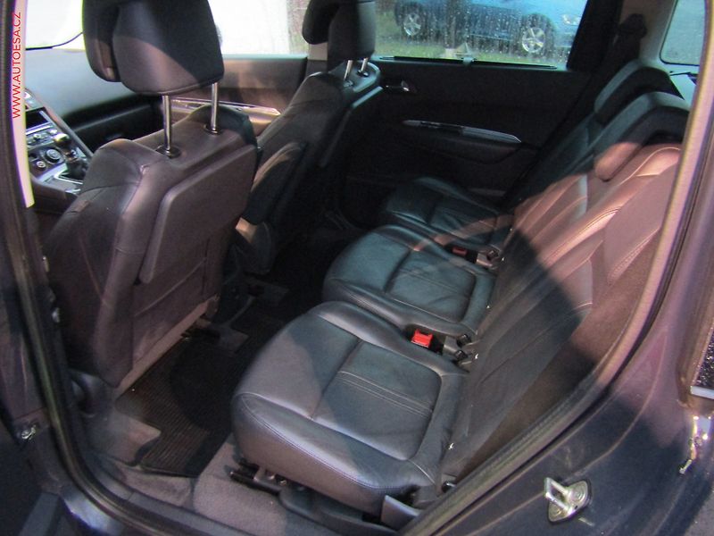 Peugeot 5008 (2011) 1.6HDi, Navi, kůže - fotka 10 z 18