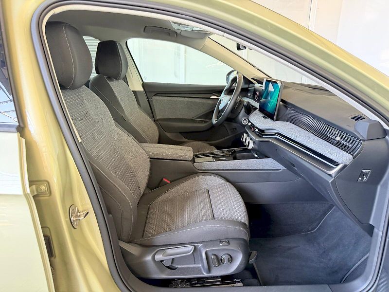 Škoda Superb (2025) Selection 2.0 TDI / 110 kW DSG - fotka 28 z 31