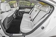 Kia K900.