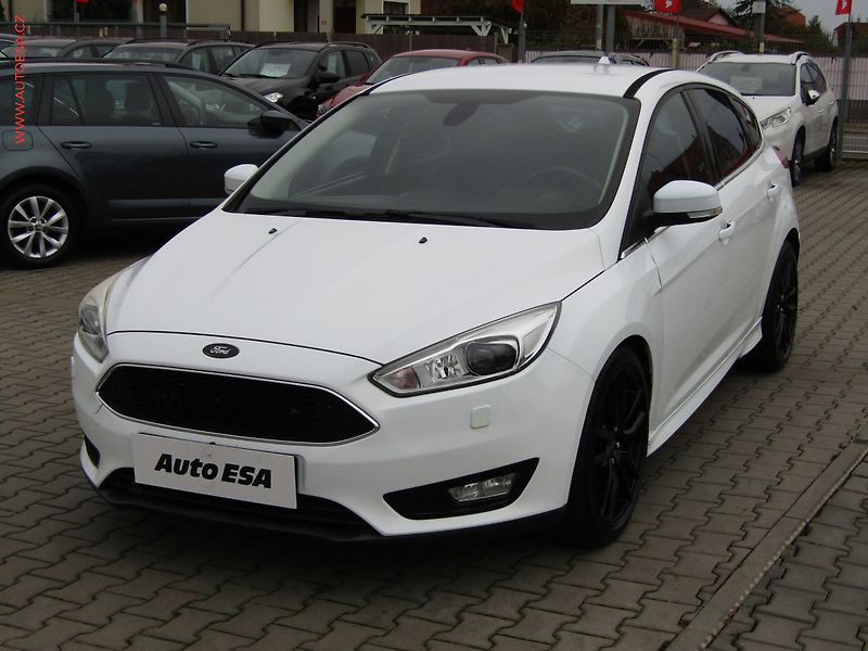 Ford Focus (2015) 2.0 TDCi, Titanium, AT, bixen - fotka 3 z 20