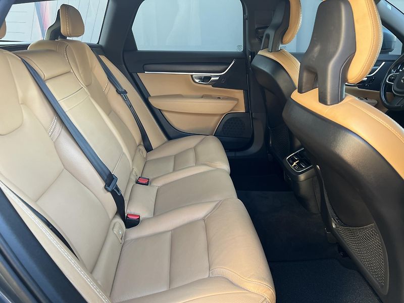 Volvo V90 T6 235kw AWD CROSS COUNTRY - fotka 39 z 52