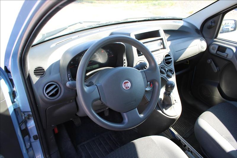 Fiat Panda 1,1 i  CITY SERVO,STK 5/2027 - fotka 11 z 22