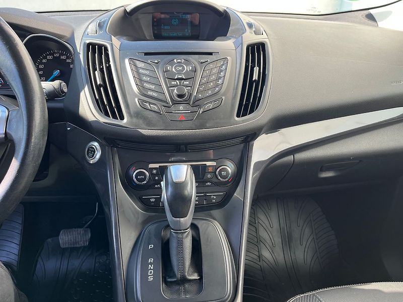 Ford Kuga 1.6, 134kW, Automat, 4x4 Titan - fotka 10 z 24