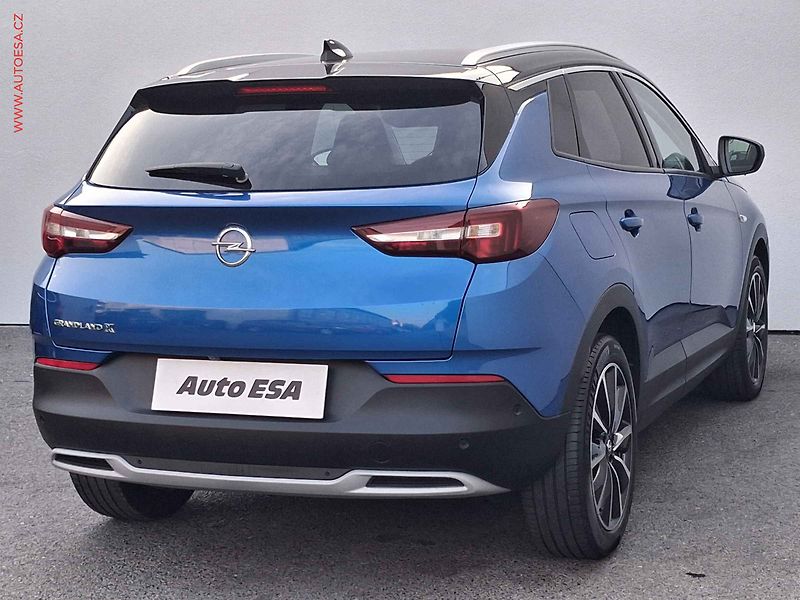 Opel Grandland X (2021) 1.2T, Ultimate, AT, kůže - fotka 4 z 19