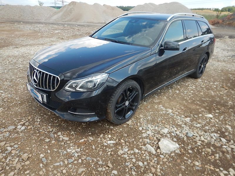 Mercedes-Benz Třídy E E 220 CDI, DIGIKLIMA, TAŽNÉ - fotka 2 z 25