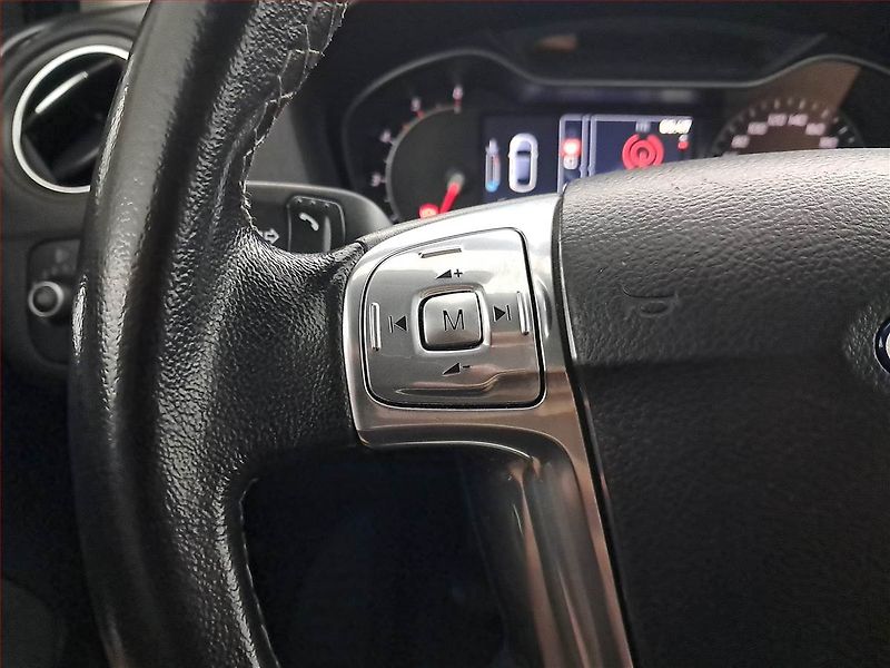 Ford Mondeo (2012) 2.0 TDCi, Vyhř. sedaček - fotka 15 z 18