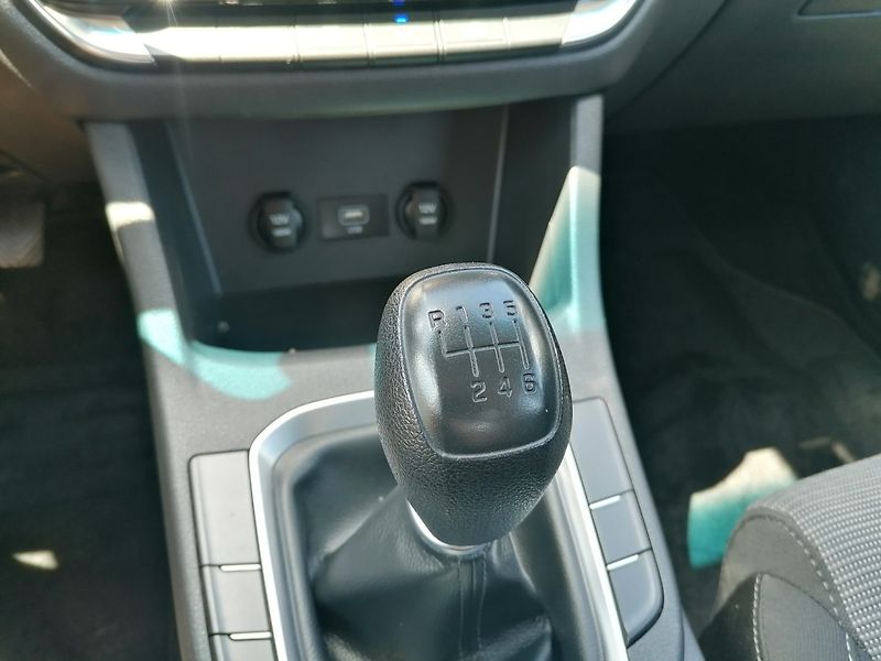 Hyundai i30 (2022) 1.0 T-GDi 88kw ČR, DPH - fotka 15 z 19