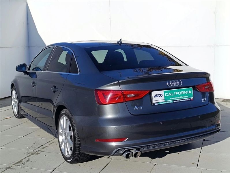 Audi A3 2,0 TDi S-Line Navi,Bi-xenon - fotka 10 z 39