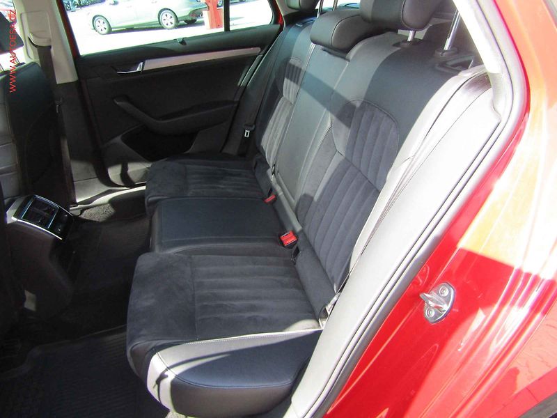 Škoda Superb (2019) 2.0 TDi, ČR, DSG, navi - fotka 11 z 19