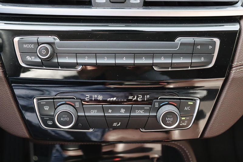 BMW X1 XDRIVE 25i F48 170kW - fotka 35 z 50