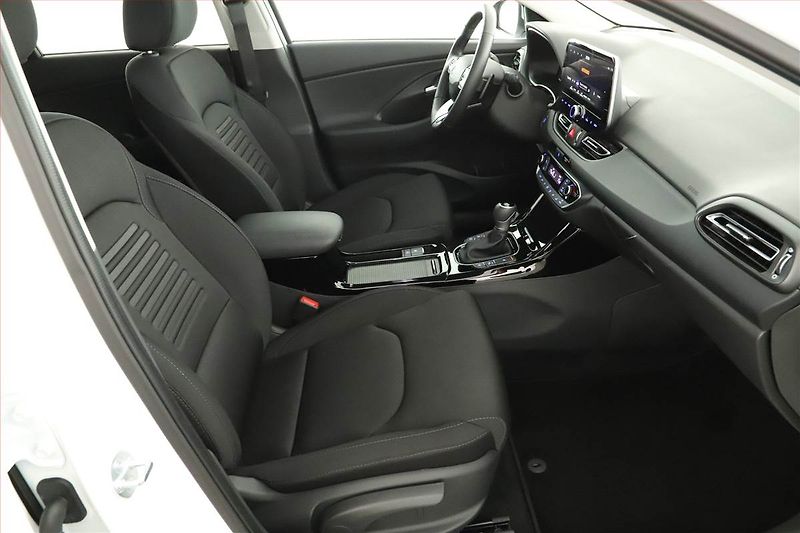Hyundai i30 (2025) 1.0 T-GDI, Style, FullLed - fotka 7 z 15