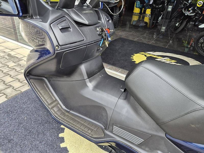 Suzuki Burgman 650 (2002) - fotka 11 z 22